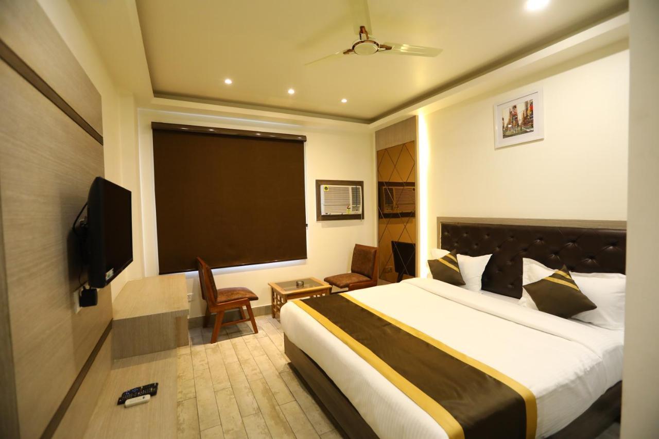 Hotel D Silverleaf لاكناو المظهر الخارجي الصورة