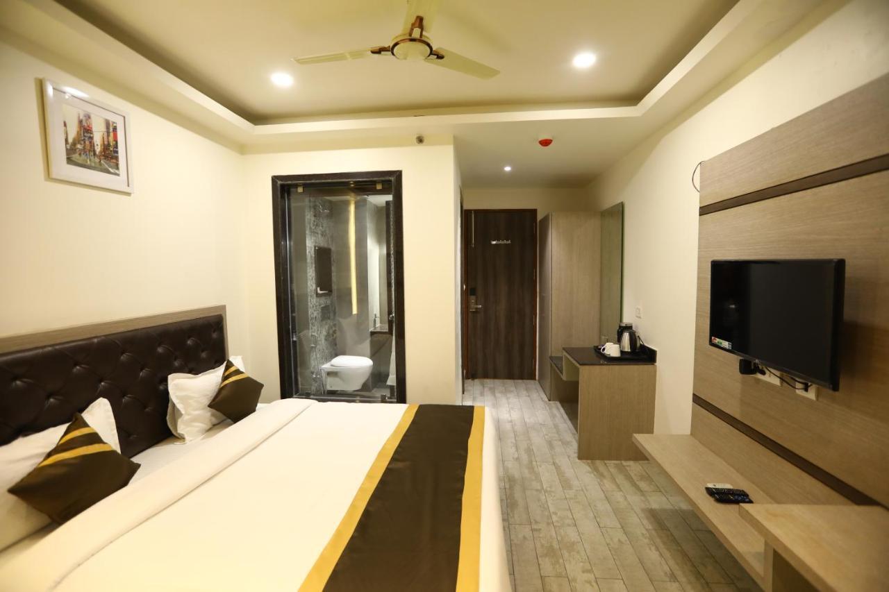 Hotel D Silverleaf لاكناو المظهر الخارجي الصورة