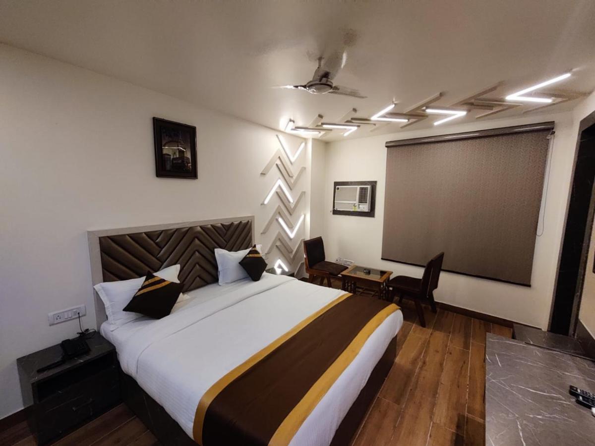 Hotel D Silverleaf لاكناو المظهر الخارجي الصورة