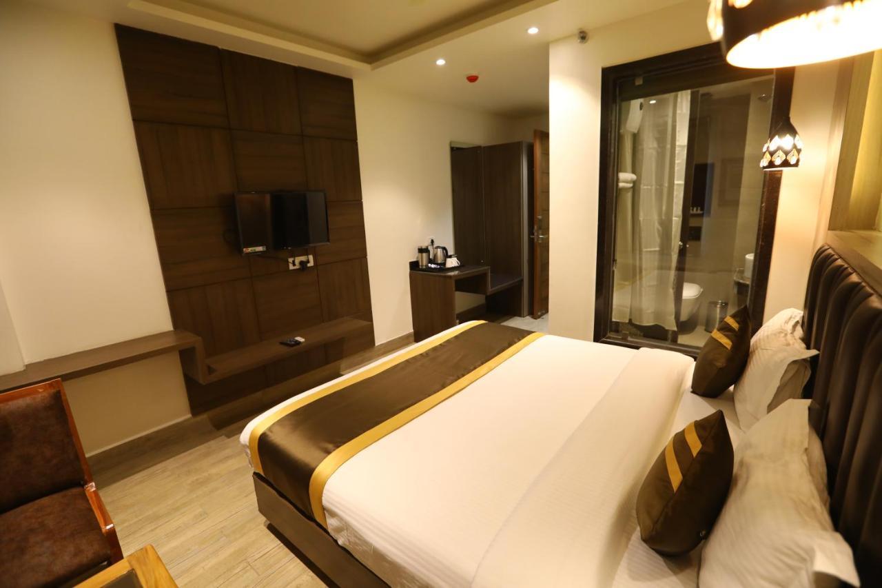 Hotel D Silverleaf لاكناو المظهر الخارجي الصورة