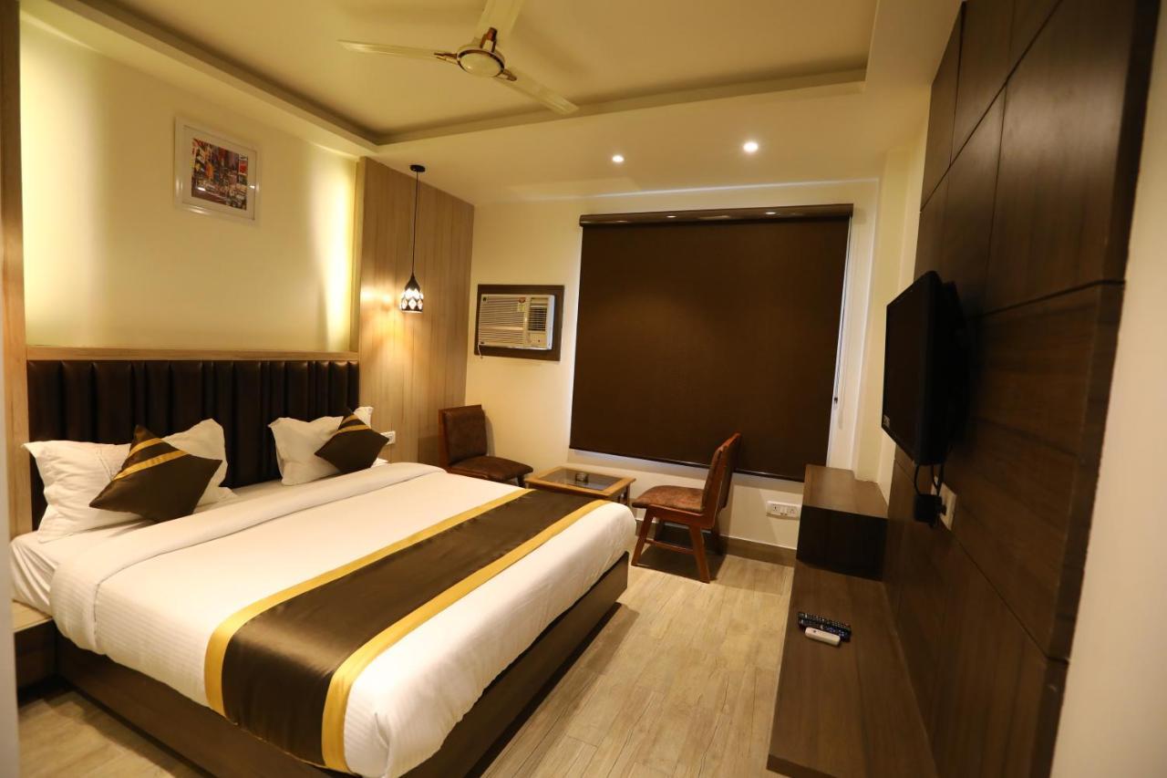 Hotel D Silverleaf لاكناو المظهر الخارجي الصورة