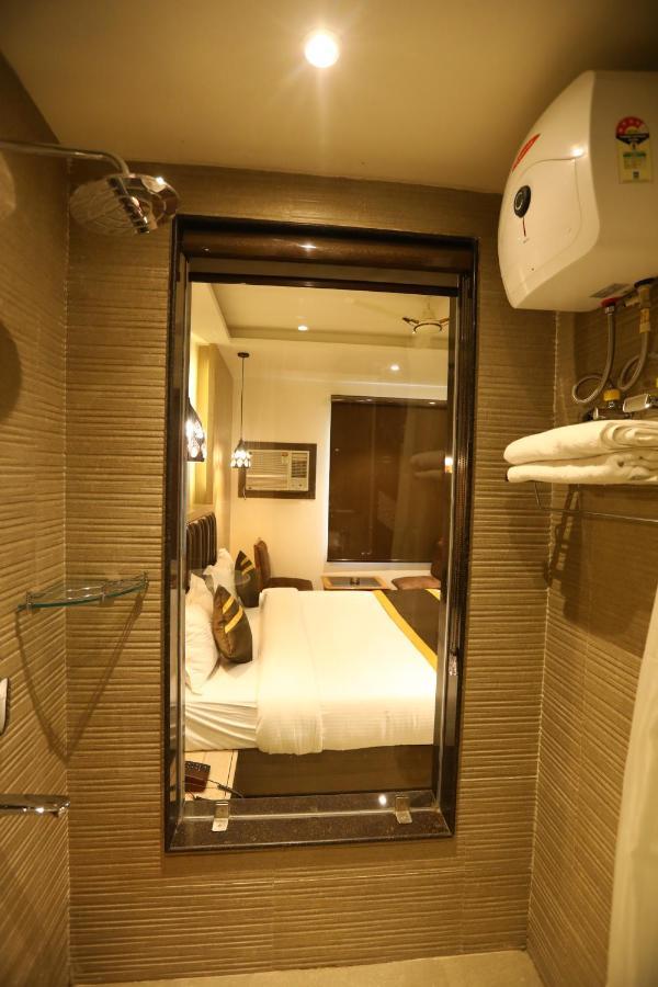Hotel D Silverleaf لاكناو المظهر الخارجي الصورة